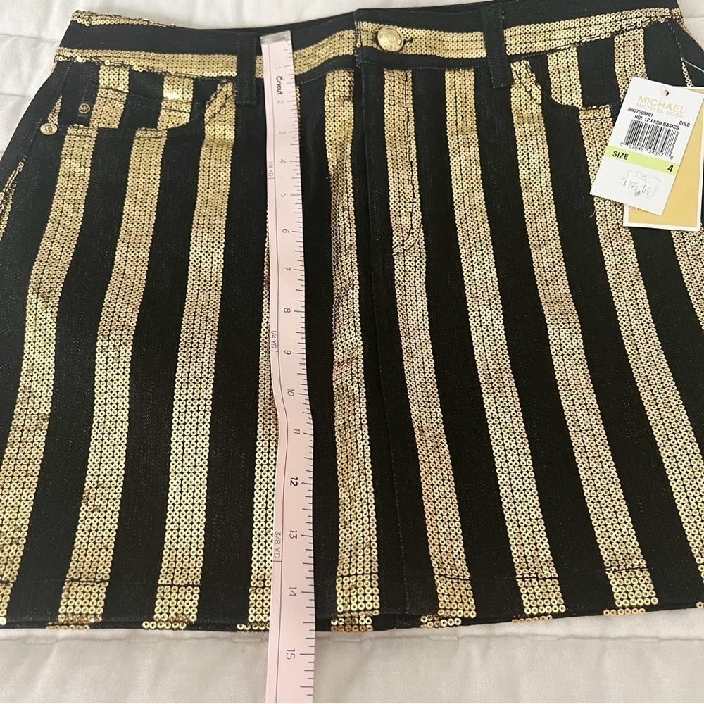Gorgeous Michael Kors Black & Gold Sequin Stripe
Denim Mini Skirt NWT Sz.4 - Picture 6 of 7